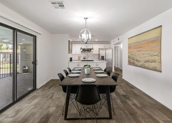 Holiday home New Modern With Pool 4bd 2ba