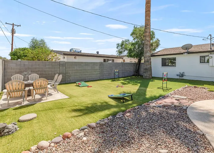 Holiday home New Modern With Pool 4bd 2ba *