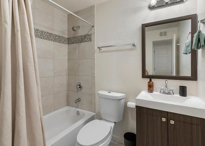New Modern With Pool 4bd 2ba Holiday home *